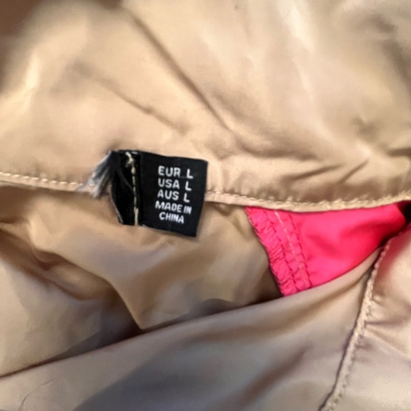 Windbreaker - Large - Picture 6 of 6